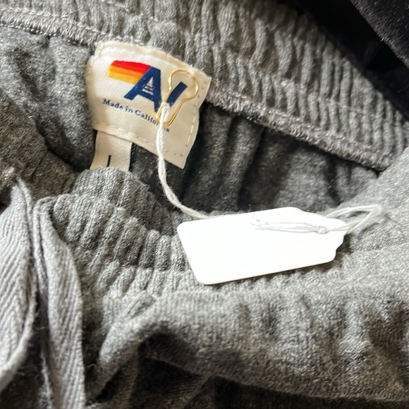 LOGO STRIPE WOMEN'S SHORTS - HEATHER GREY. Sz. L - Picture 4 of 10